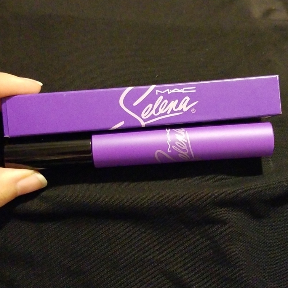 NWT Selena MAC mascara black